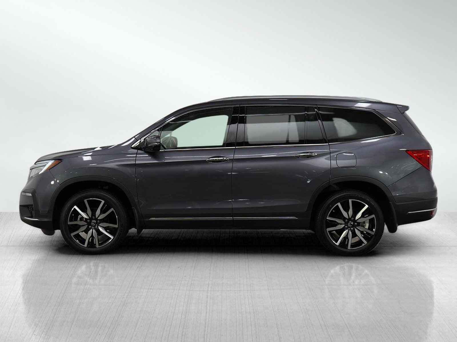 Used 2022 Honda Pilot Touring with VIN 5FNYF6H64NB036392 for sale in Minneapolis, Minnesota