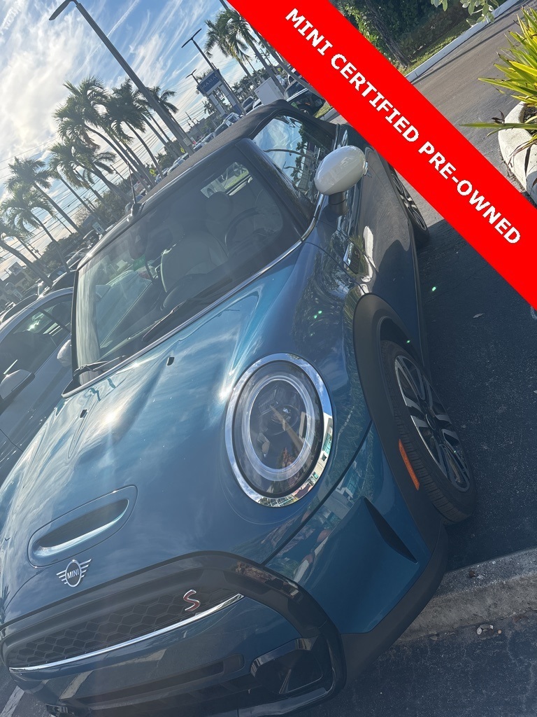 2023 MINI Convertible S's photo