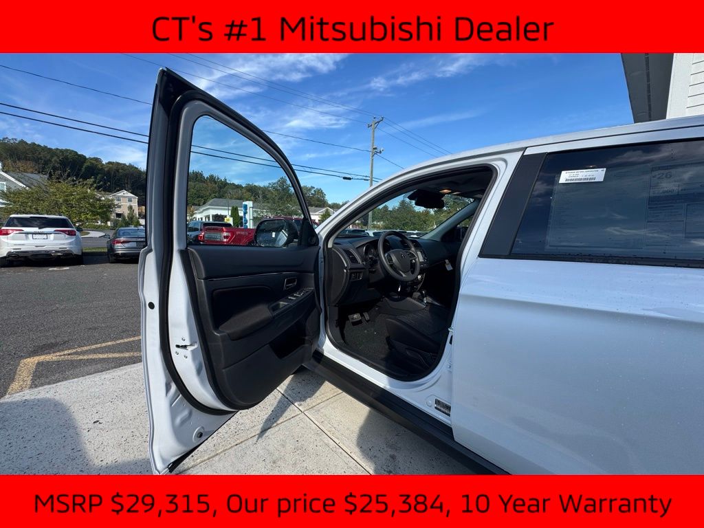 2025 Mitsubishi Outlander Sport ES photo 5