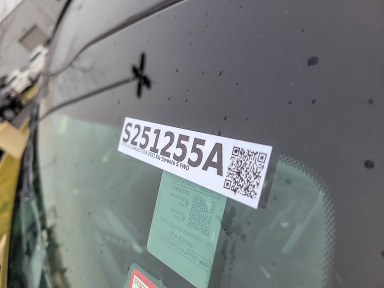 2021 KIA SORENTO - Image 23