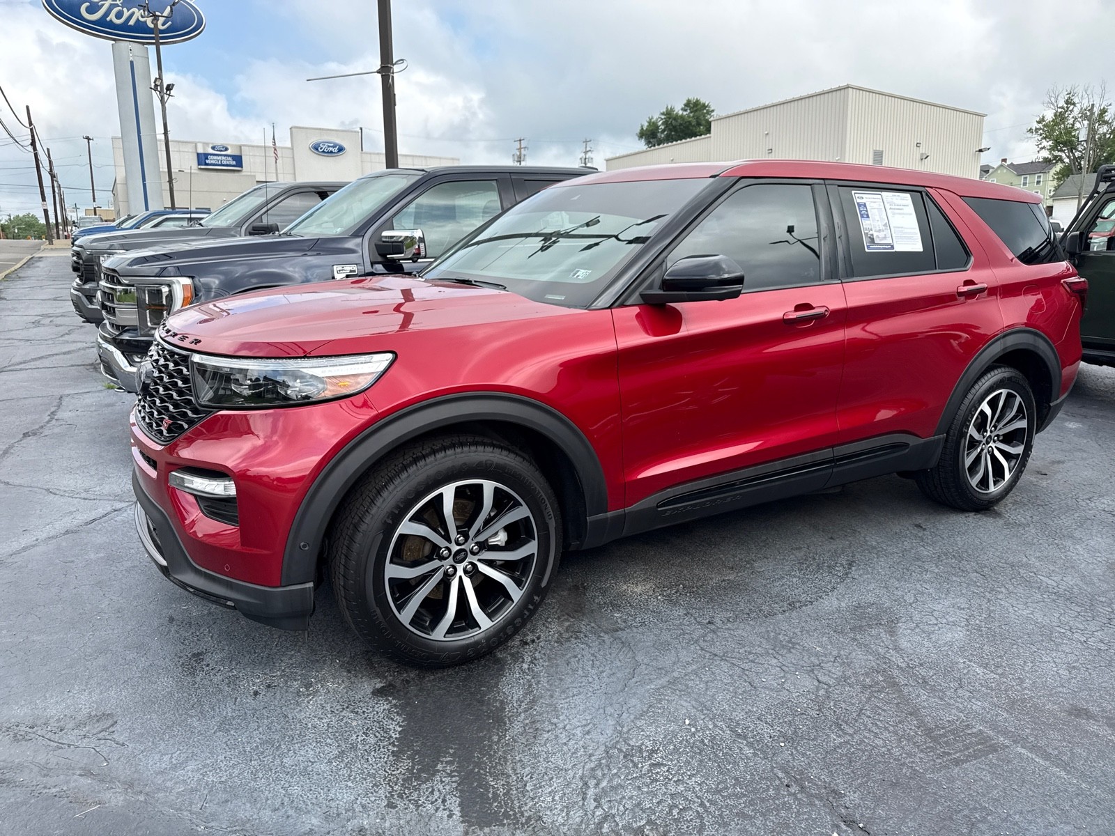 2021 Ford Explorer ST photo 2