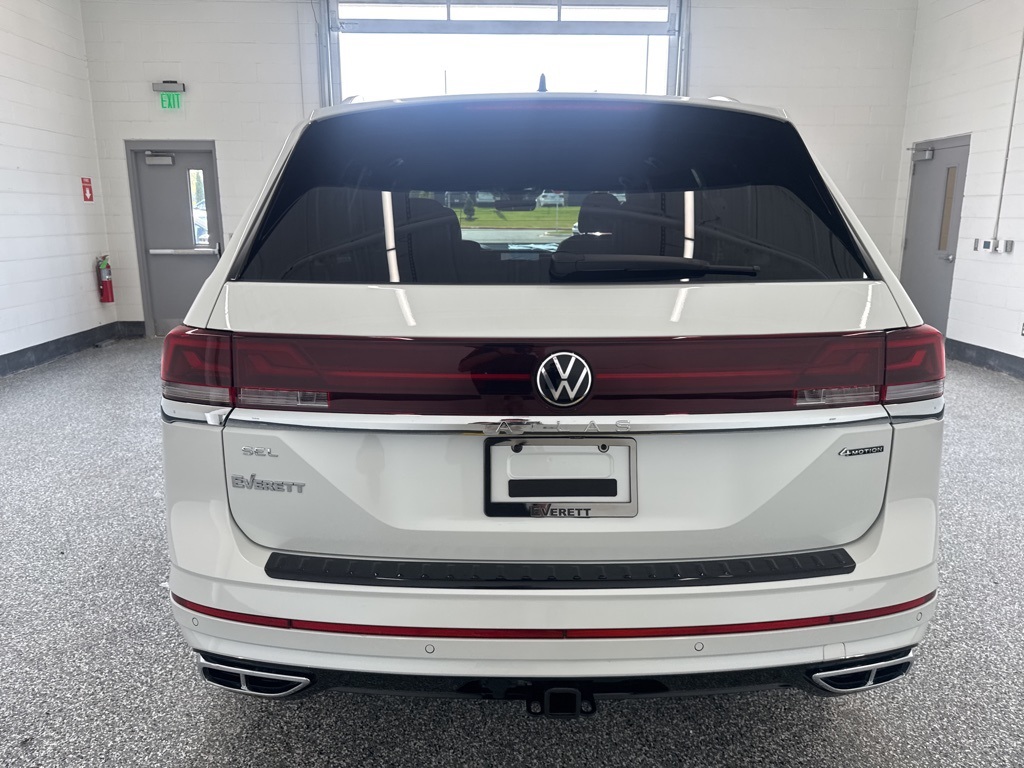 2026 Volkswagen Atlas SEL Premium R-Line photo 2