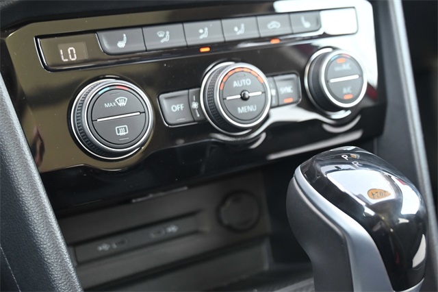 2024 Volkswagen Taos SE photo 18