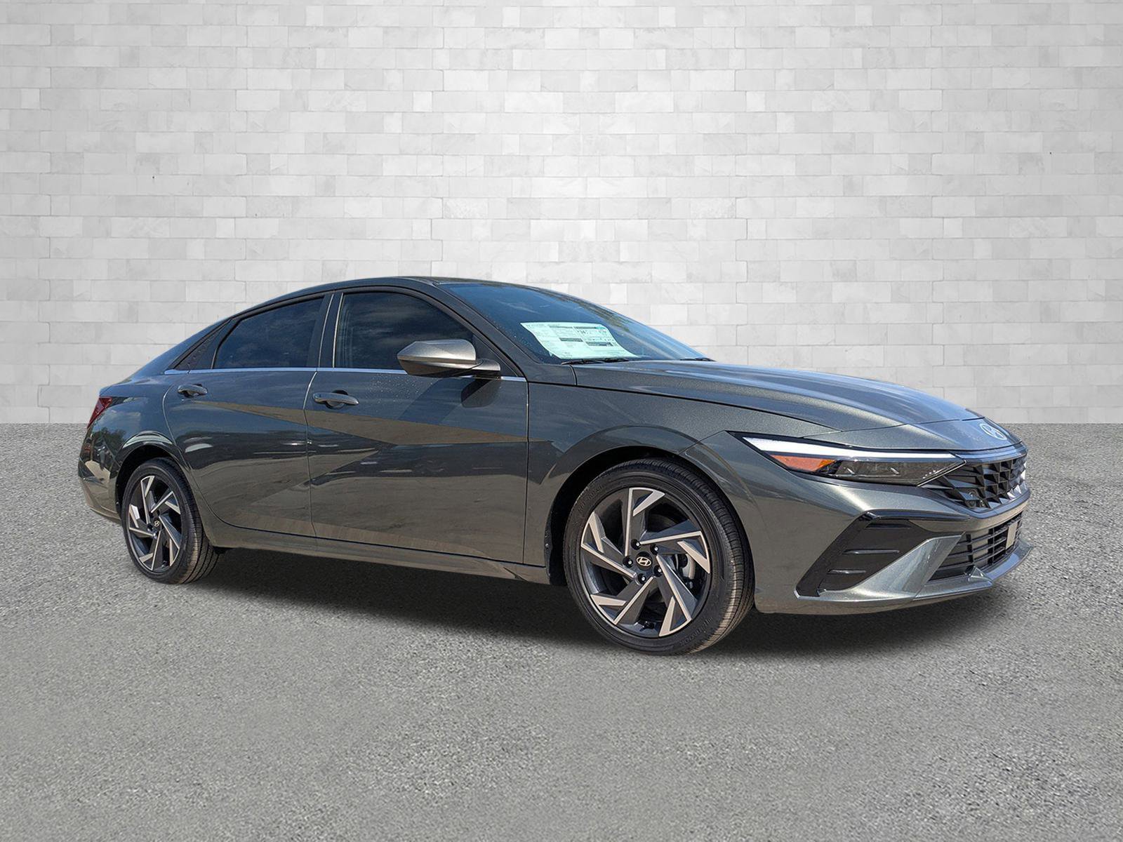 2025 Hyundai Elantra SEL's photo