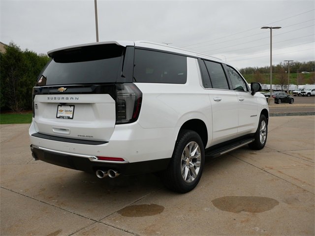 2025 Chevrolet Suburban Premier photo 6