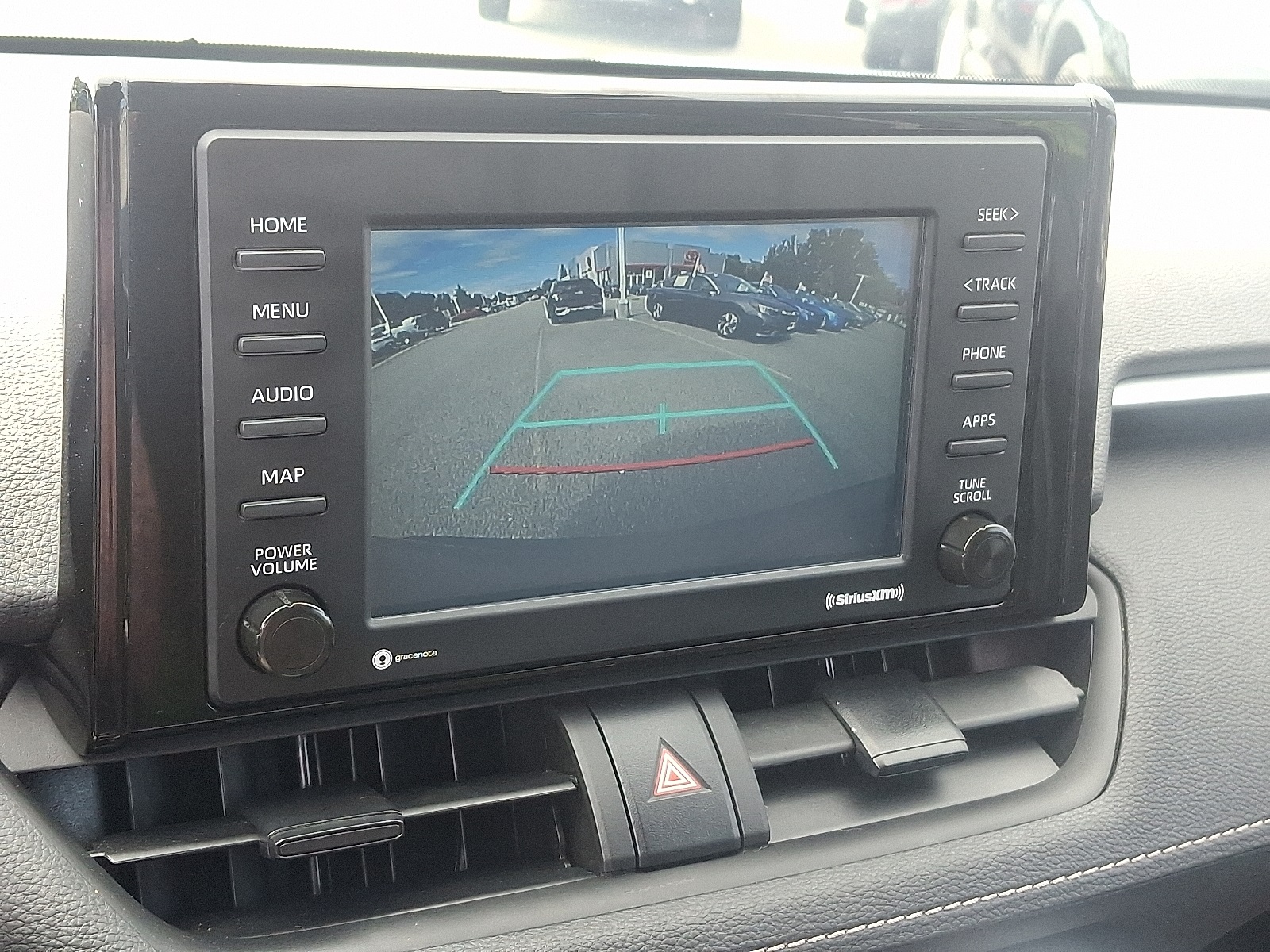 2021 Toyota RAV4 Hybrid XLE photo 18