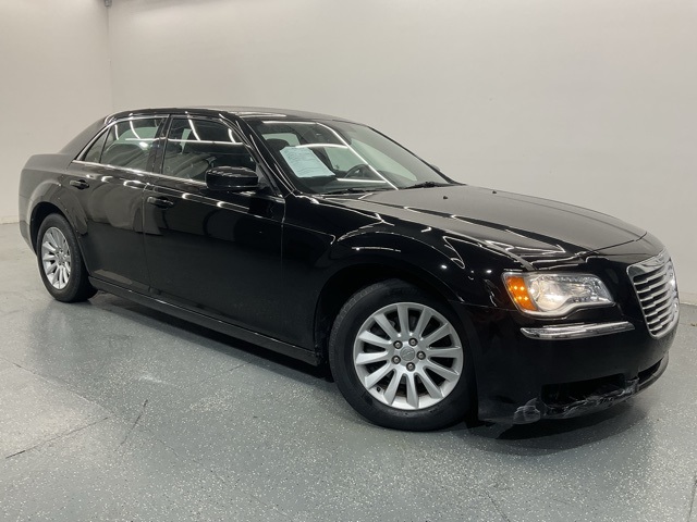 2012 Chrysler 300 Base photo 2