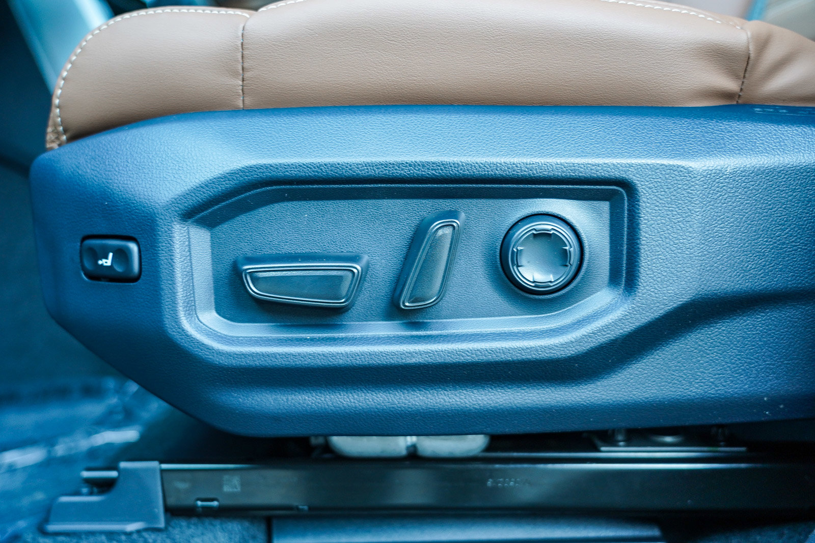 2025 Toyota Tundra 1794 Edition CrewMax photo 21