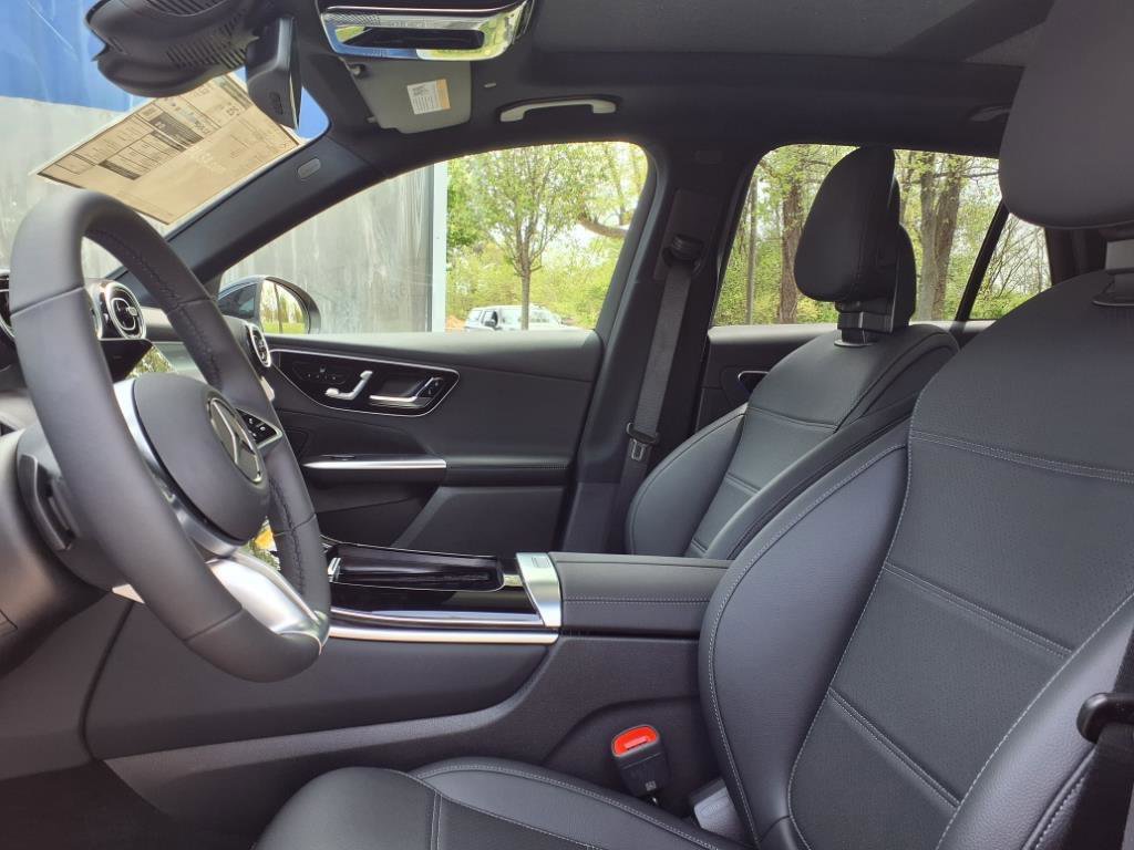2025 Mercedes Benz GLC 300 4MATIC photo 8