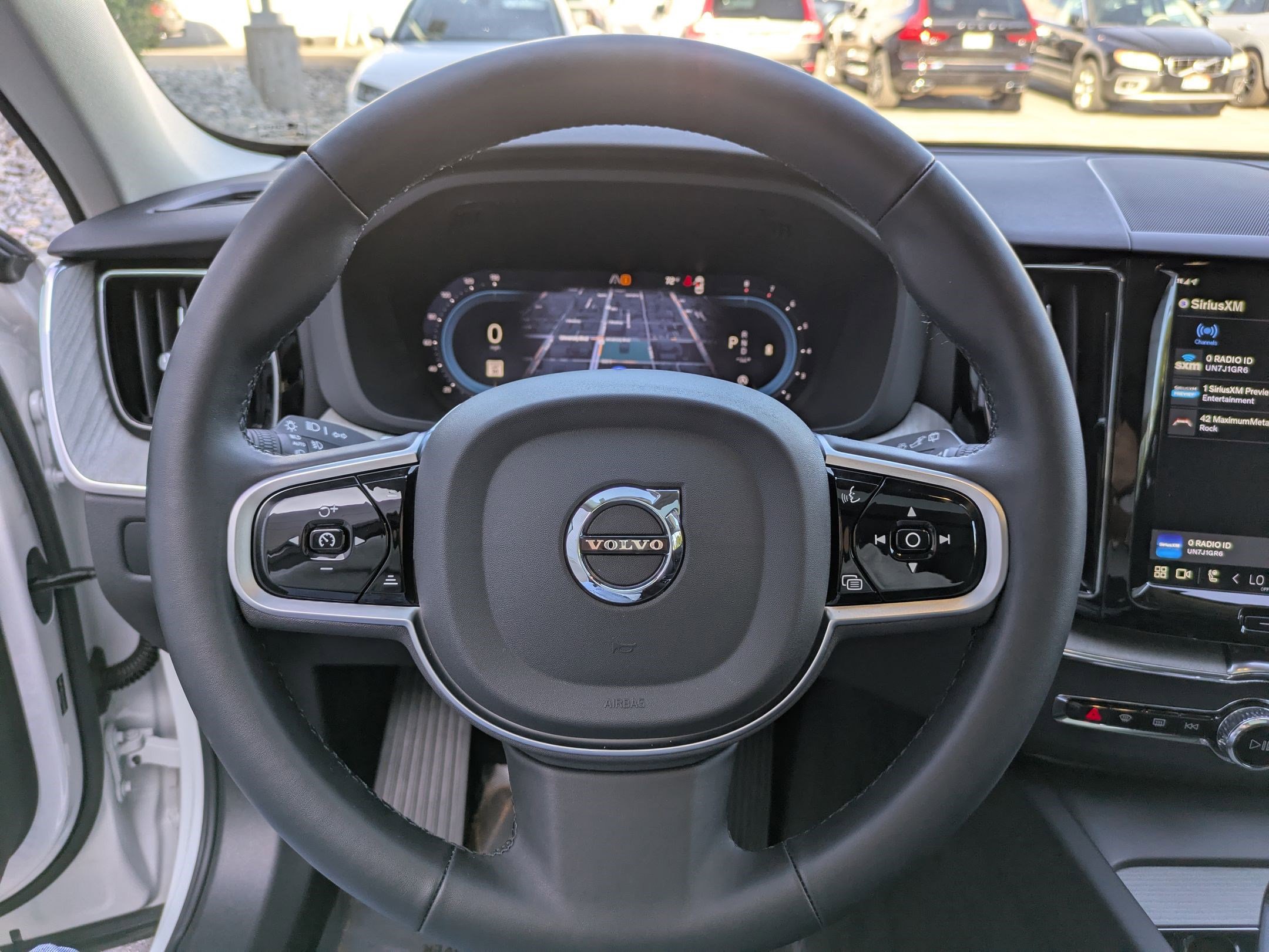 2025 Volvo XC60 Plus photo 15