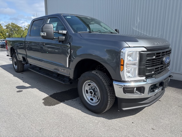 2026 Ford F-350 Super Duty XL's photo