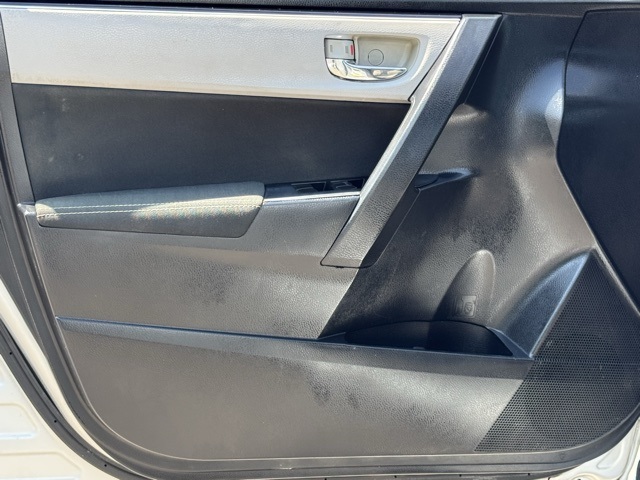 2017 Toyota Corolla L photo 10