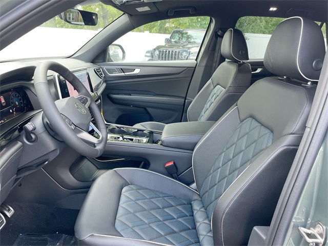 2026 Volkswagen Atlas Cross Sport SEL Premium R-Line photo 33