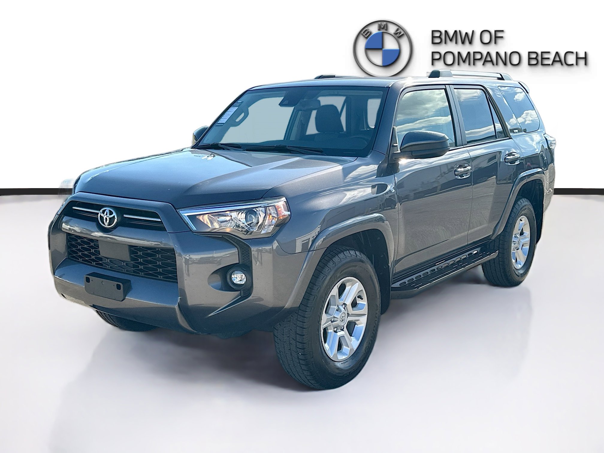 2022 Toyota 4Runner SR5 photo 3