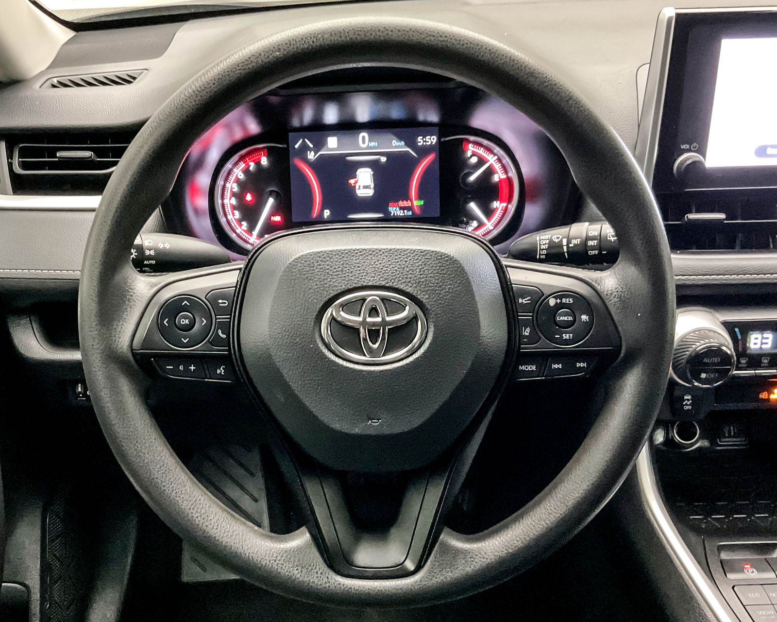 2024 Toyota RAV4 XLE photo 12