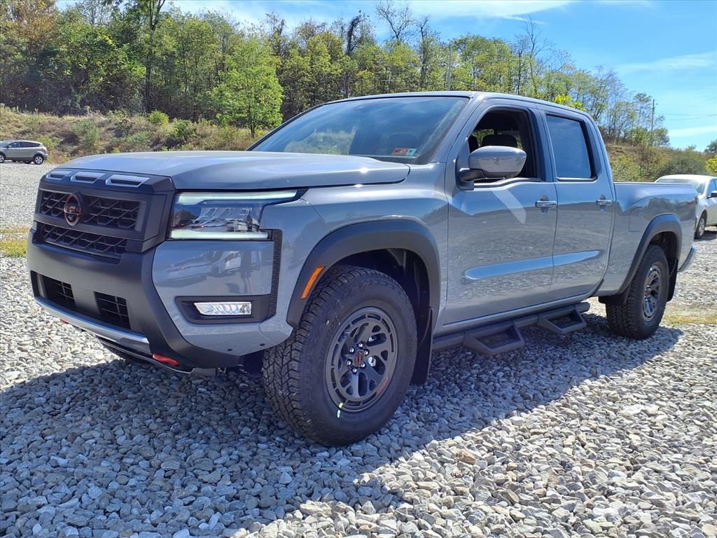 2026 Nissan Frontier PRO-4X photo 3