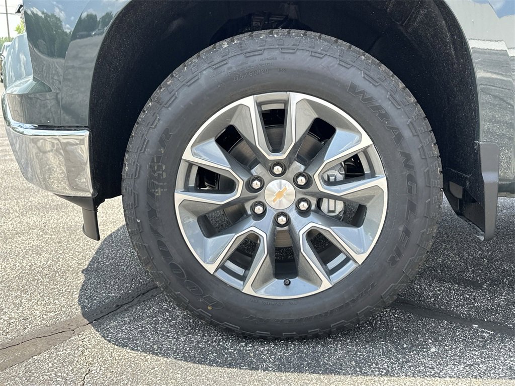 2025 Chevrolet Silverado 1500 LT photo 10