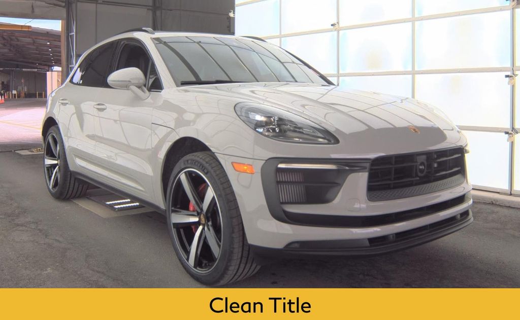 2023 Porsche Macan S photo 3