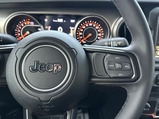 2023 Jeep Gladiator Willys photo 21