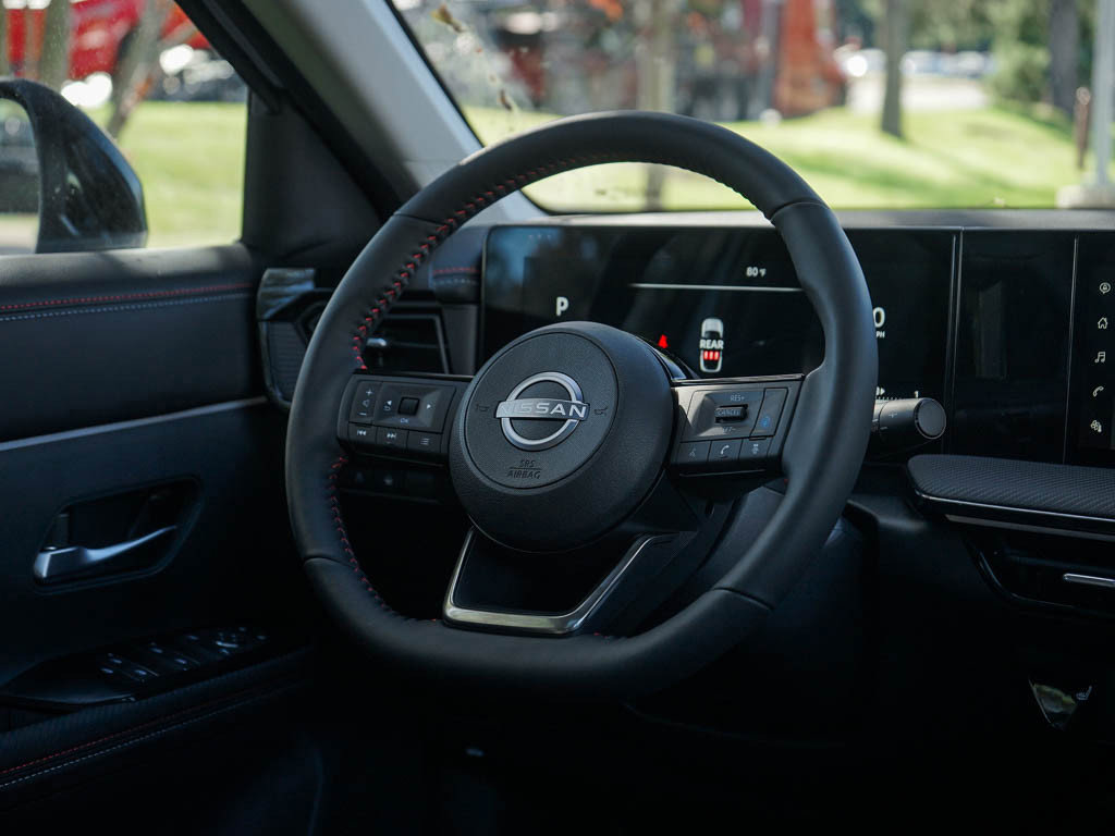 2025 Nissan Kicks SR photo 14
