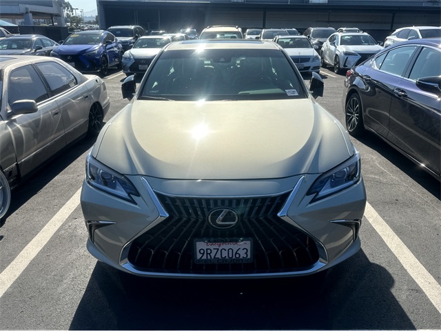 2025 Lexus ES 350 photo 3