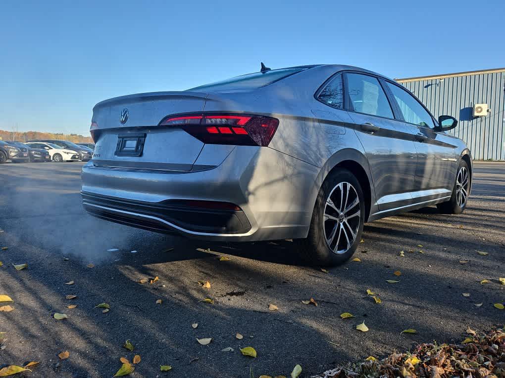 2022 Volkswagen Jetta Sport photo 4