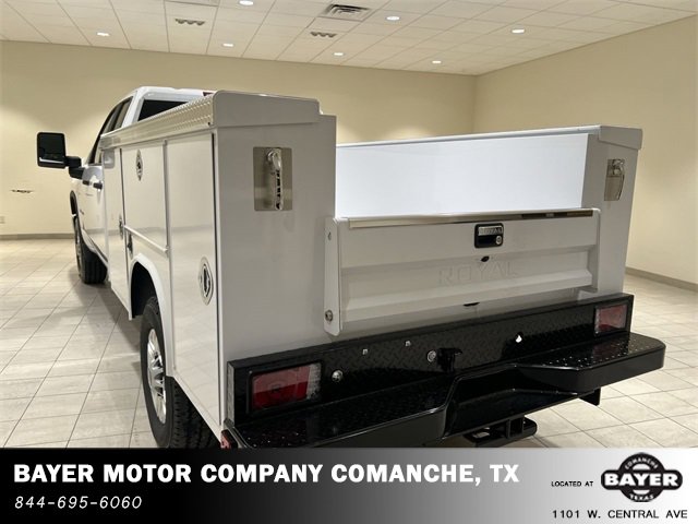 2025 Chevrolet Silverado 2500HD photo 2