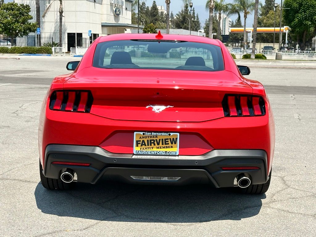 2025 Ford Mustang EcoBoost photo 3