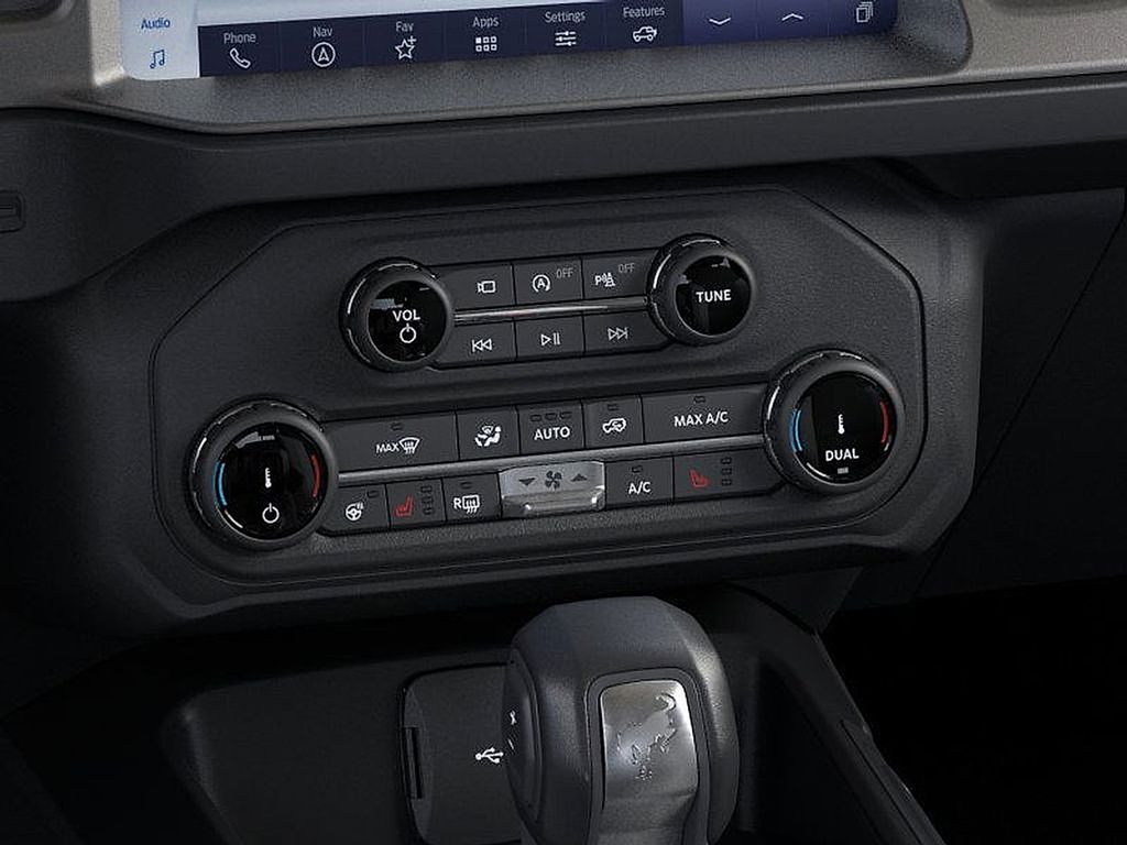 2025 Ford Bronco Outer Banks photo 14