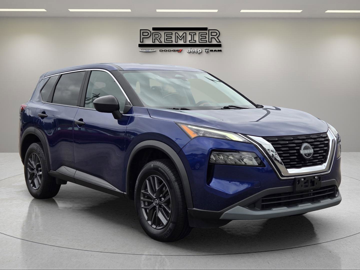 2023 Nissan Rogue S photo 3