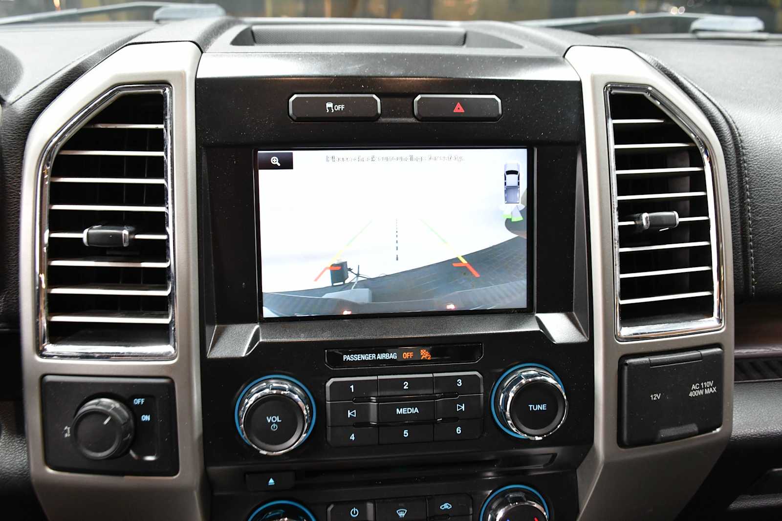 2015 Ford F-150 Lariat photo 19