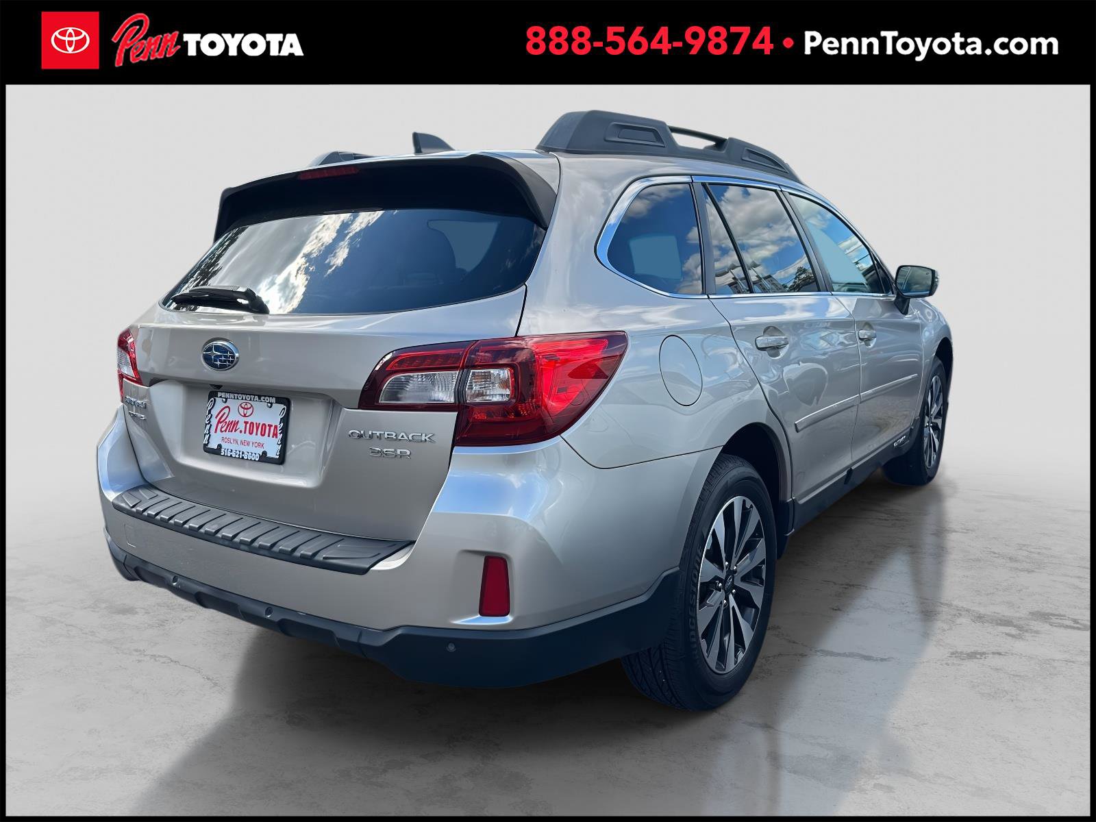 Used 2017 Subaru Outback Limited with VIN 4S4BSENC9H3421935 for sale in Greenvale, NY