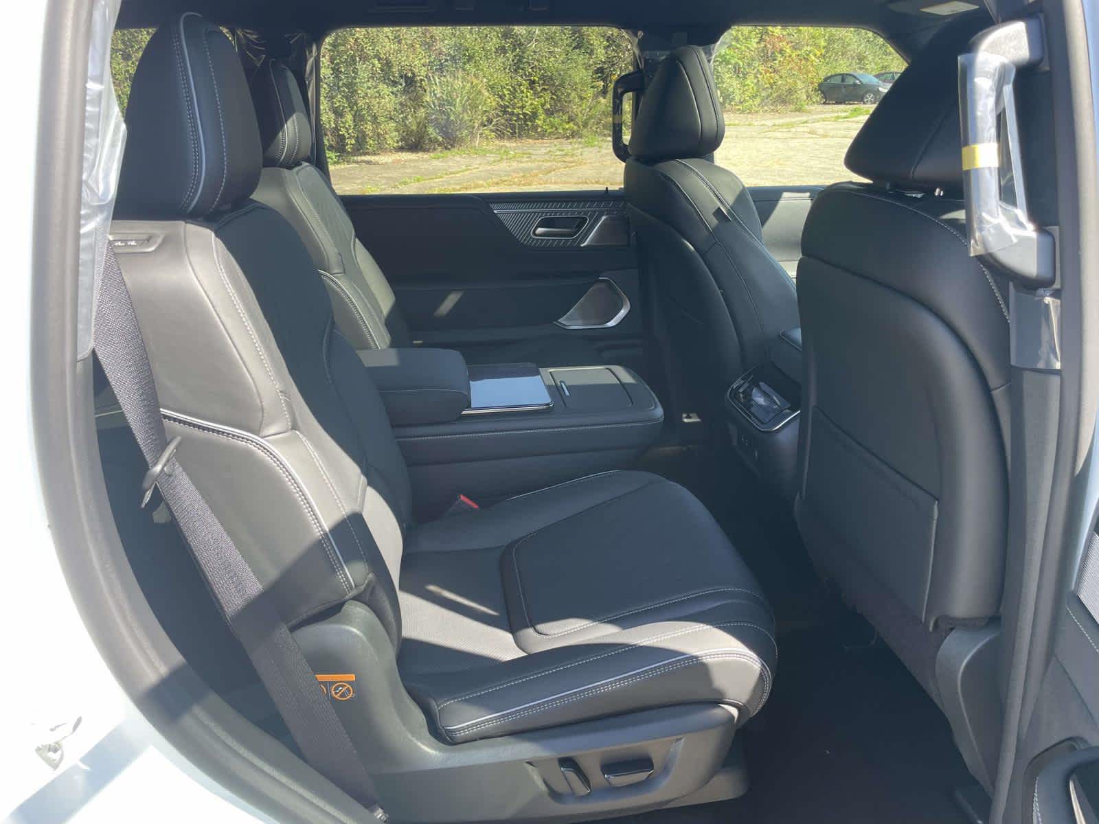 2026 Infiniti QX80 photo 16