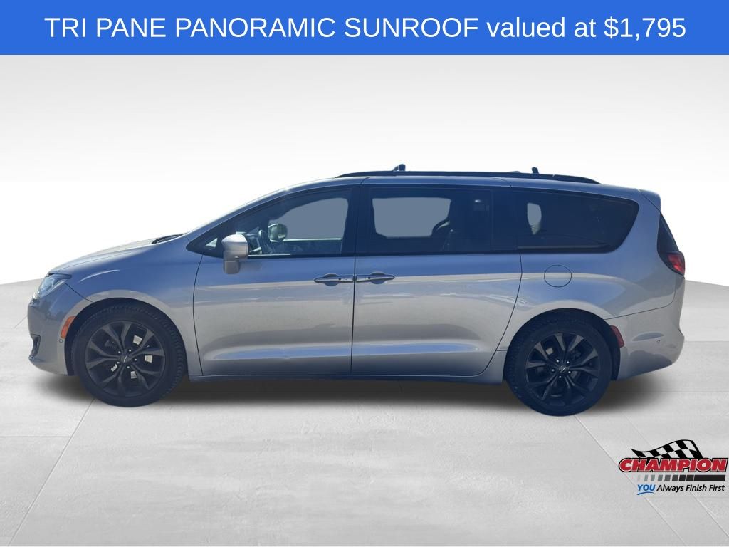 2019 Chrysler Pacifica Touring Plus photo 2