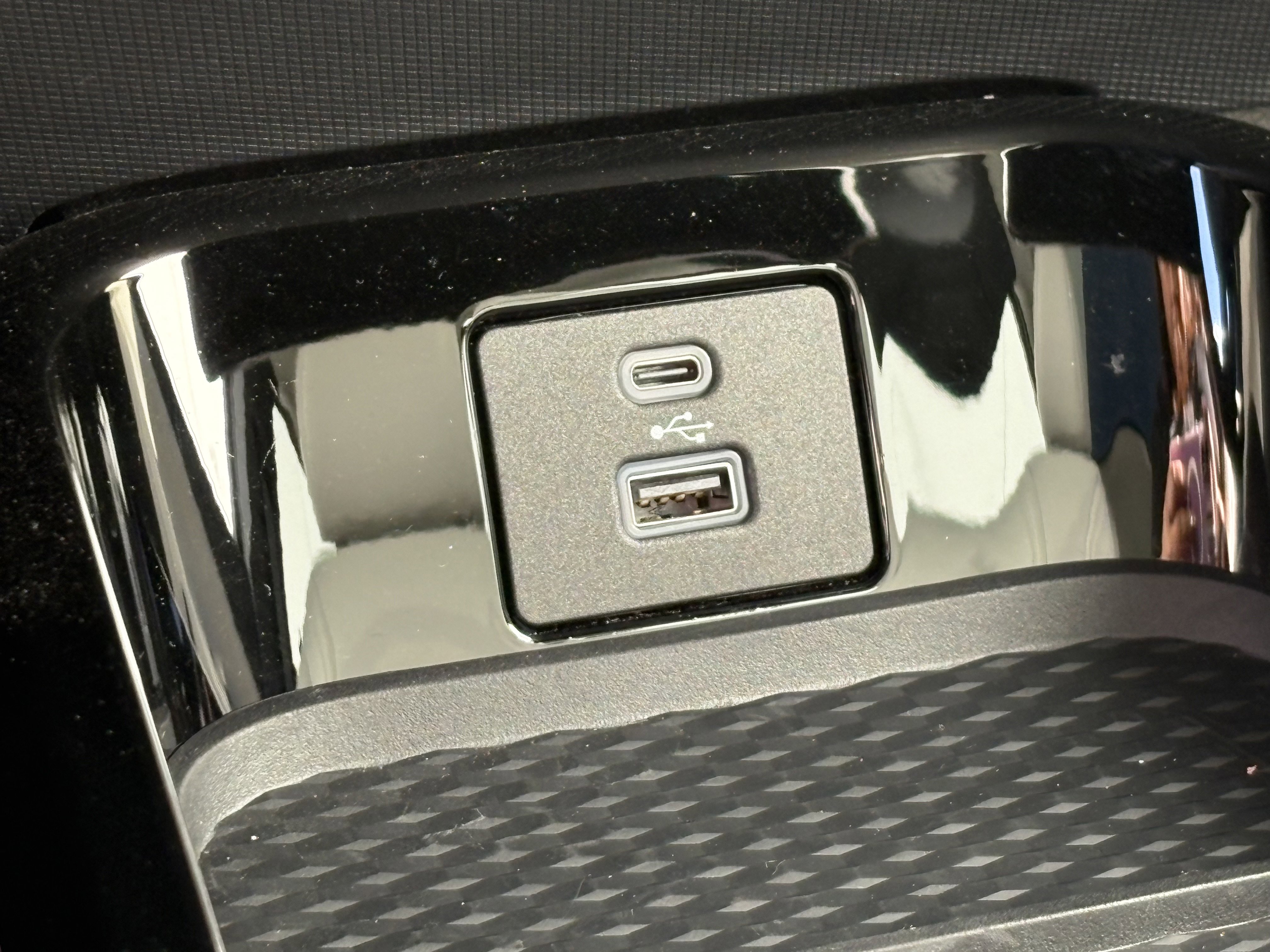 2021 Ford Mustang Mach-E Premium photo 10