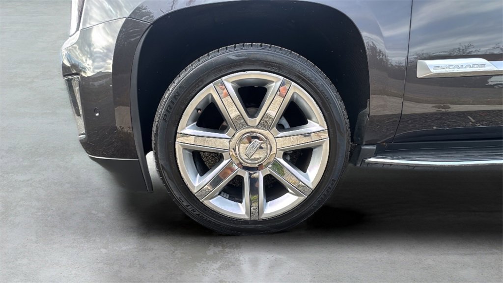 2017 Cadillac Escalade Luxury photo 18