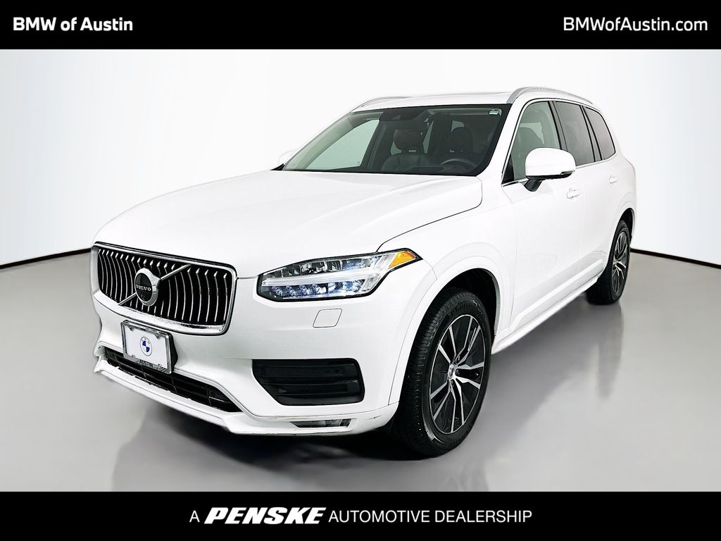 2020 Volvo XC90 Momentum's photo