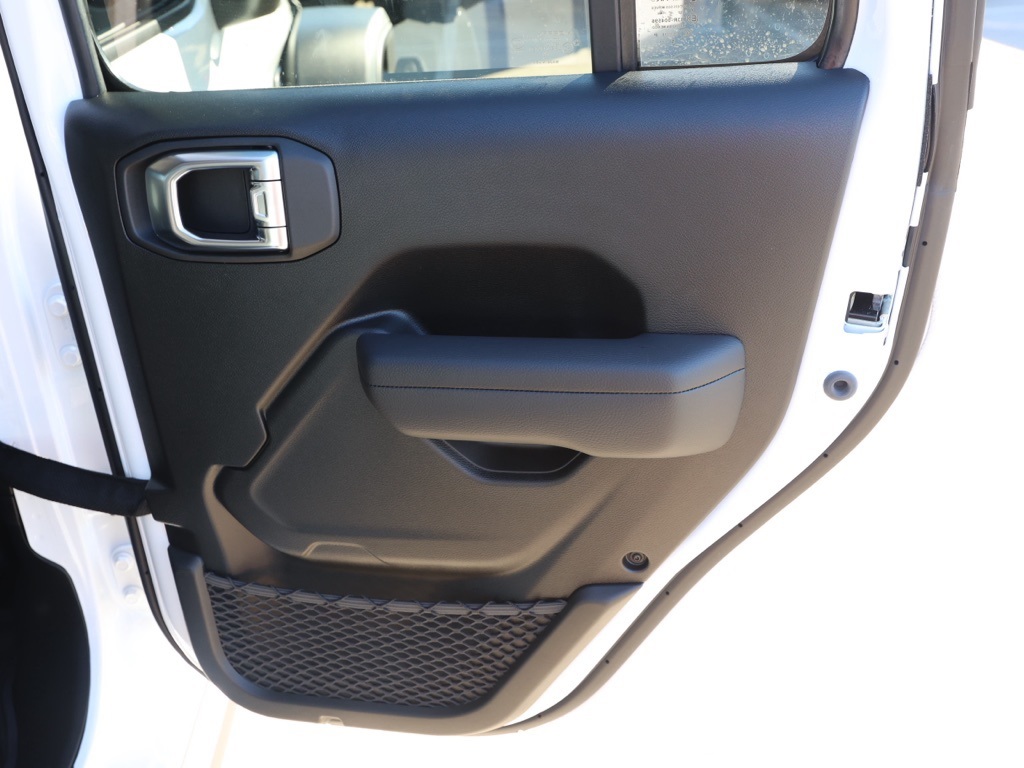 New 2026 Bright White Clear-Coat Exterior Paint Jeep Willys image 18