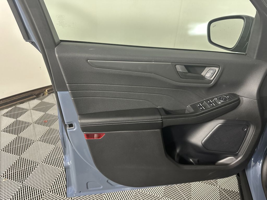 2025 Ford Escape Active photo 6