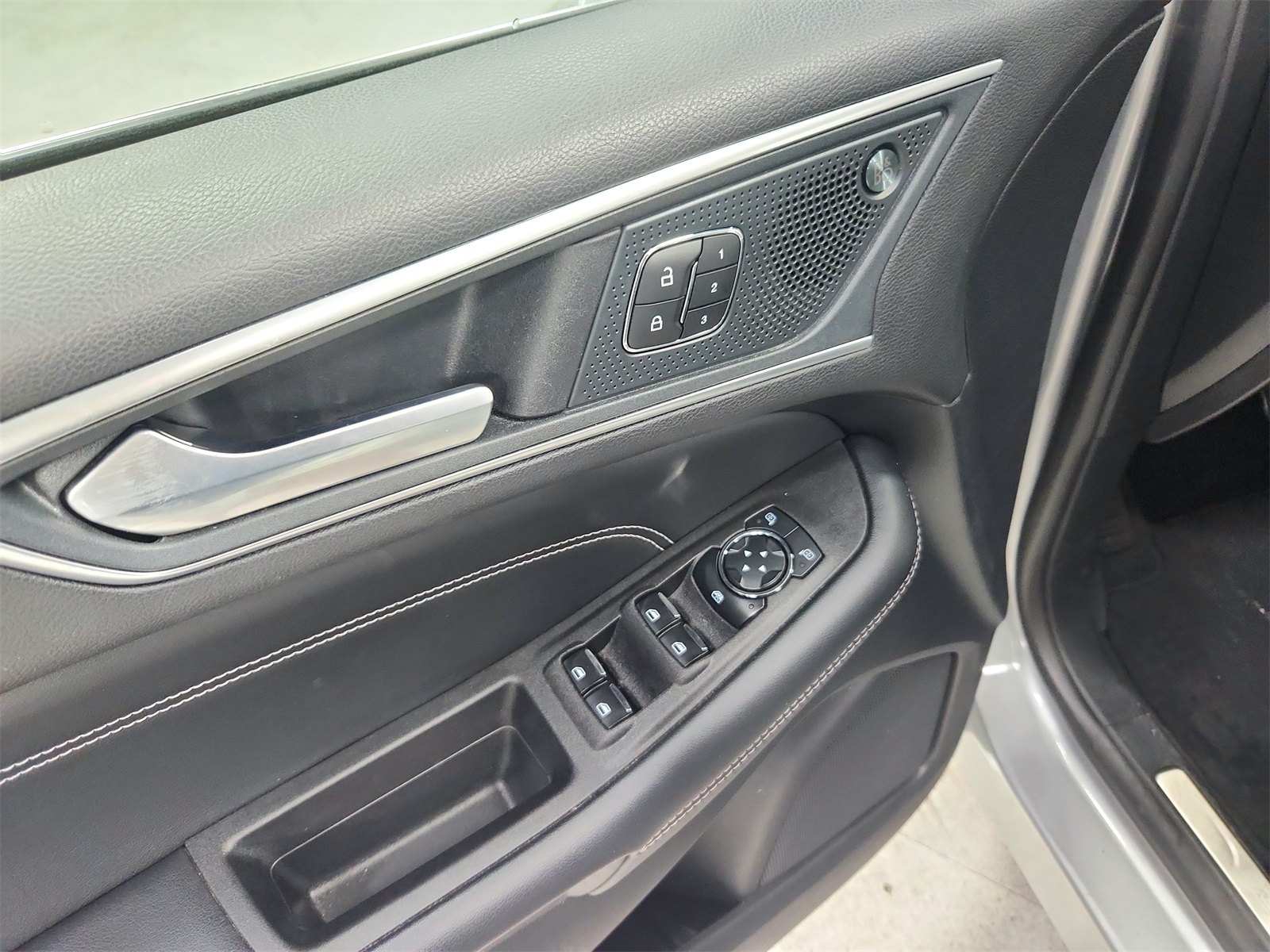 2024 Ford Edge Titanium photo 34