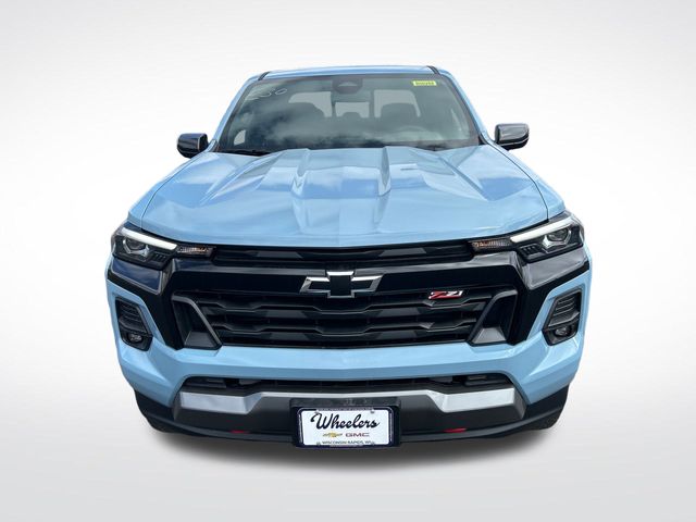 2025 Chevrolet Colorado Z71 photo 8