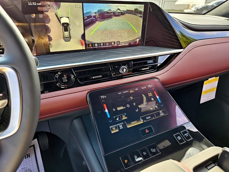 2026 Infiniti QX80 photo 17