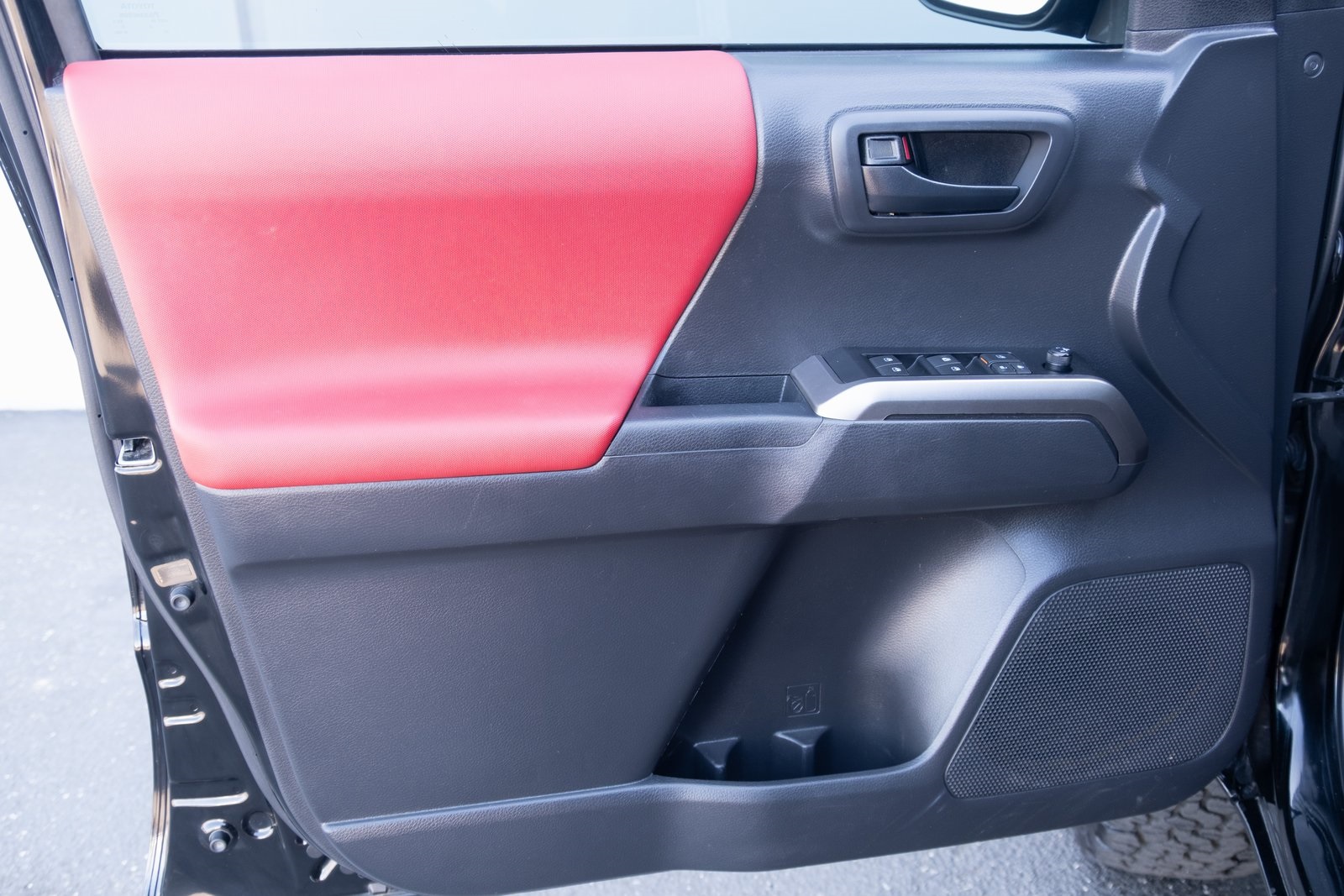 2022 Toyota Tacoma SR5 photo 11