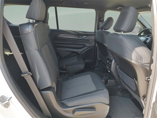 2025 Jeep Grand Cherokee L photo 28