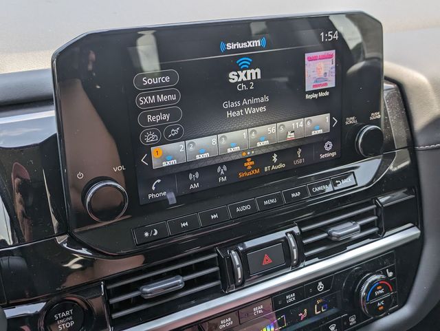 2025 Nissan Pathfinder SL photo 18