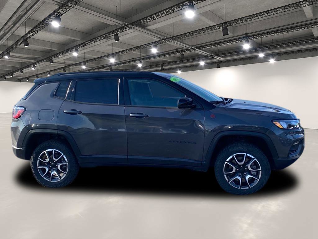 2024 Jeep Compass Trailhawk photo 5