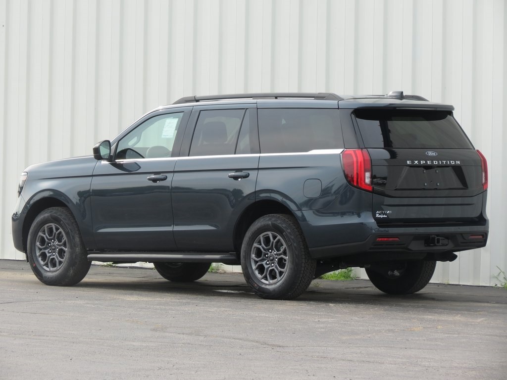 2025 Ford Expedition photo 4