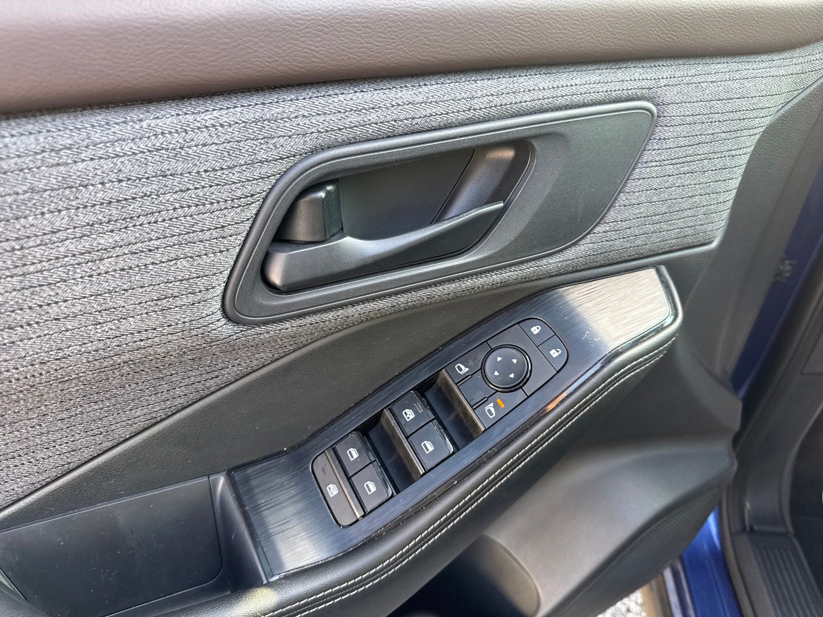 2021 Nissan Rogue S photo 11