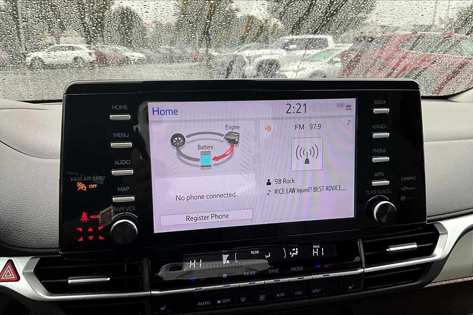 2024 Toyota Sienna XLE photo 33