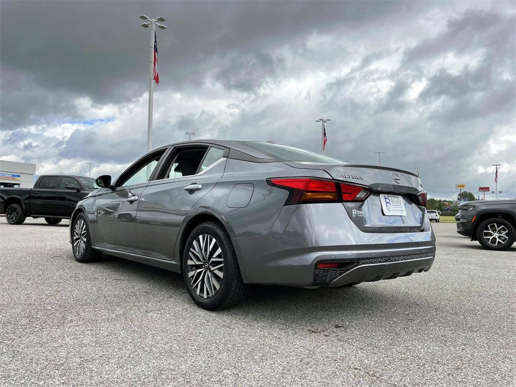 2023 Nissan Altima 2.5 SV photo 5